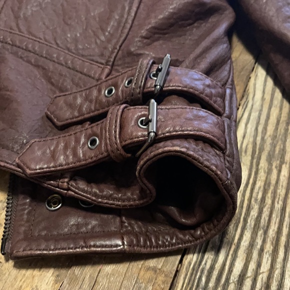 Wilson’s XS Leather Jacket - Picture 8 of 11